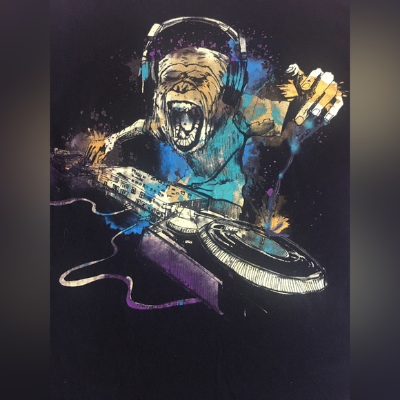 Monkey DJ~ Turntables~Clubbing Monkey~ Black~T-Shirt~Size M~Mad Engine~ - Picture 2 of 10